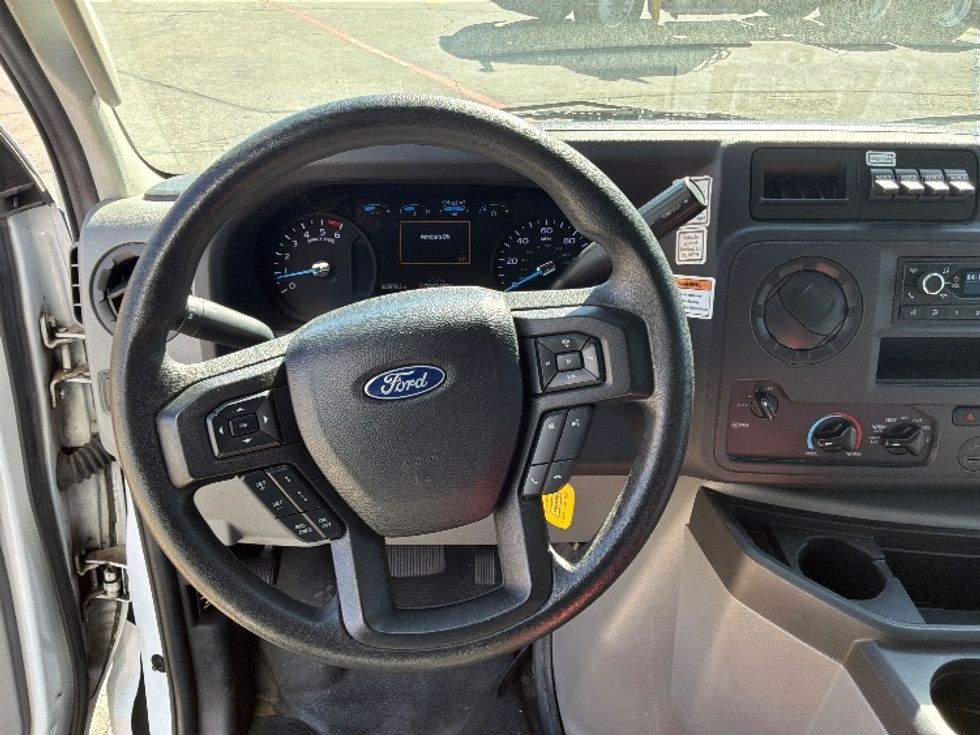 Light Duty Box Truck-Light and Medium Duty Trucks-Ford-2022-E350-San Antonio-TX-160,982\n\t\tmiles-$ 20,000 - Image 18