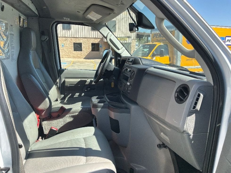 Light Duty Box Truck-Light and Medium Duty Trucks-Ford-2022-E350-San Antonio-TX-160,982\n\t\tmiles-$ 20,000 - Image 22