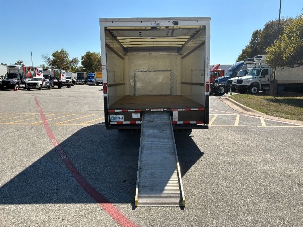 Light Duty Box Truck-Light and Medium Duty Trucks-Ford-2022-E350-San Antonio-TX-160,982\n\t\tmiles-$ 20,000 - Image 9