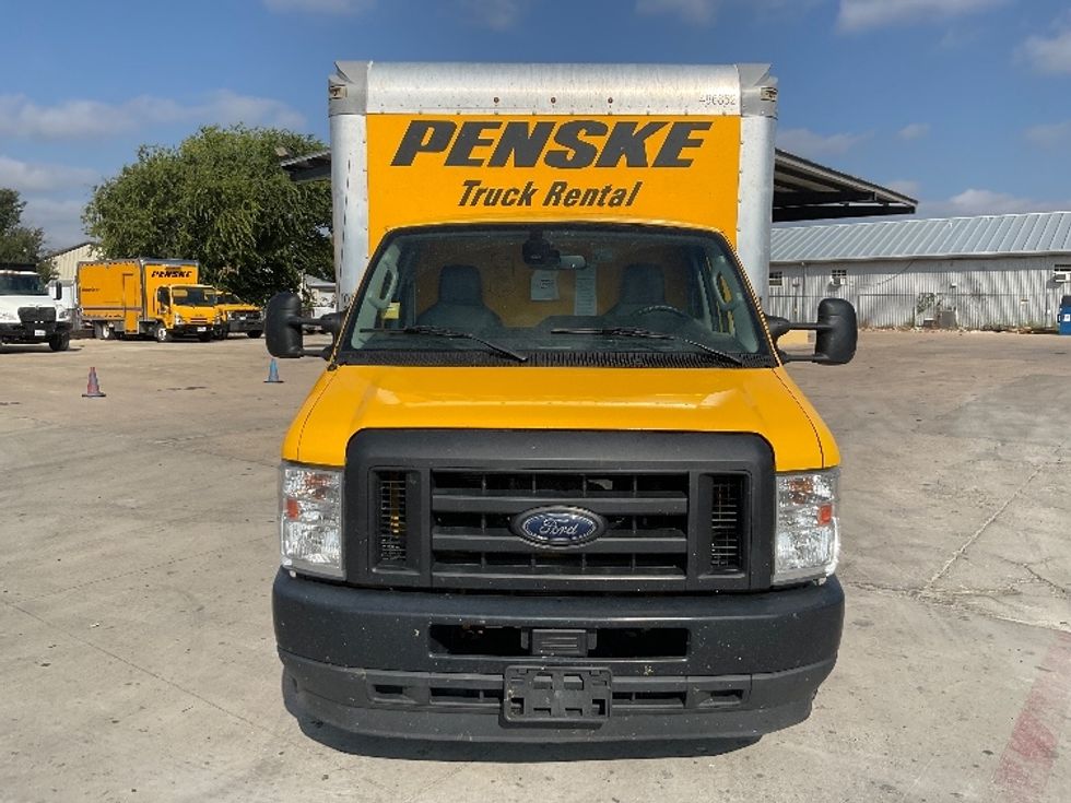 Light Duty Box Truck-Light and Medium Duty Trucks-Ford-2022-E350-San Antonio-TX-167,048\n\t\tmiles-$ 18,500 - Image 2