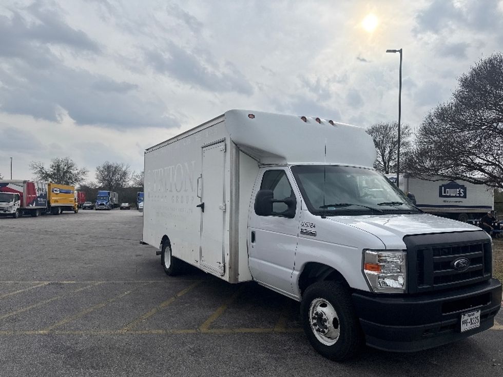 Light Duty Box Truck-Light and Medium Duty Trucks-Ford-2022-E350-San Antonio-TX-172,430\n\t\tmiles-$ 18,750 - Image 1
