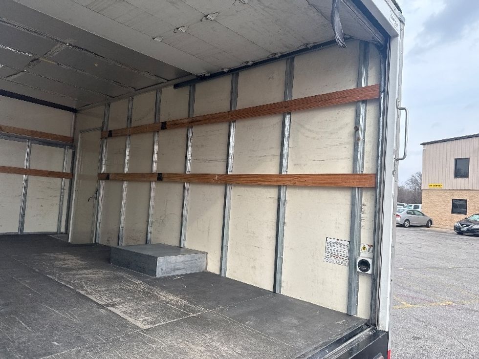 Light Duty Box Truck-Light and Medium Duty Trucks-Ford-2022-E350-San Antonio-TX-172,430\n\t\tmiles-$ 18,750 - Image 10