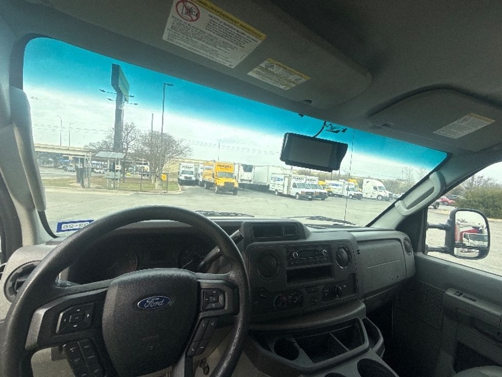 Light Duty Box Truck-Light and Medium Duty Trucks-Ford-2022-E350-San Antonio-TX-172,430\n\t\tmiles-$ 18,750 - Image 16