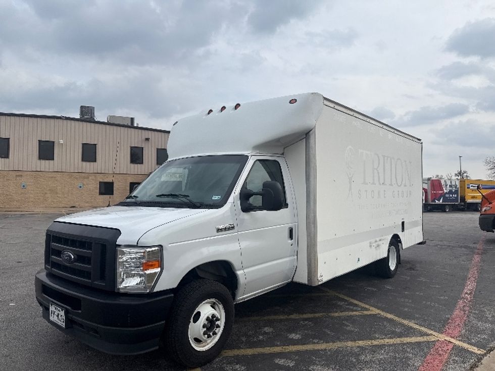 Light Duty Box Truck-Light and Medium Duty Trucks-Ford-2022-E350-San Antonio-TX-172,430\n\t\tmiles-$ 18,750 - Image 3