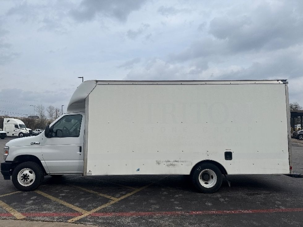 Light Duty Box Truck-Light and Medium Duty Trucks-Ford-2022-E350-San Antonio-TX-172,430\n\t\tmiles-$ 18,750 - Image 4