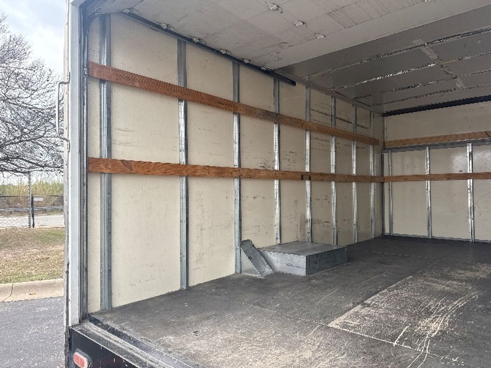 Light Duty Box Truck-Light and Medium Duty Trucks-Ford-2022-E350-San Antonio-TX-172,430\n\t\tmiles-$ 18,750 - Image 9