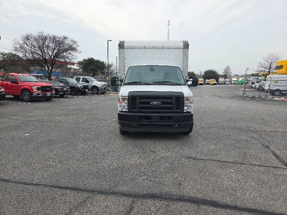 Light Duty Box Truck-Light and Medium Duty Trucks-Ford-2022-E350-San Antonio-TX-89,448\n\t\tmiles-$ 32,000 - Image 2