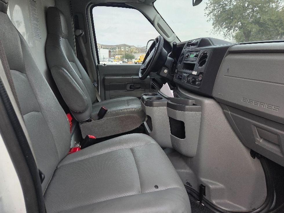 Light Duty Box Truck-Light and Medium Duty Trucks-Ford-2022-E350-San Antonio-TX-89,448\n\t\tmiles-$ 32,000 - Image 22