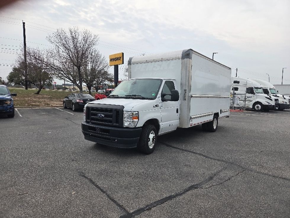 Light Duty Box Truck-Light and Medium Duty Trucks-Ford-2022-E350-San Antonio-TX-89,448\n\t\tmiles-$ 32,000 - Image 3
