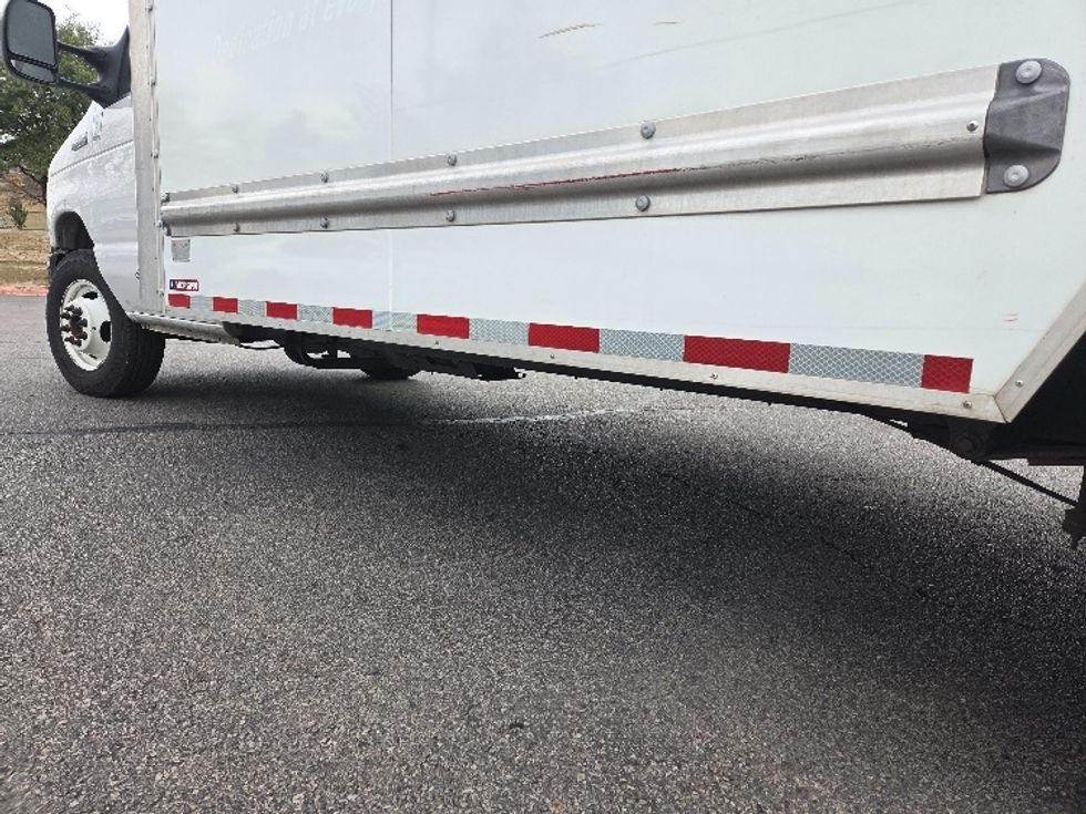Light Duty Box Truck-Light and Medium Duty Trucks-Ford-2022-E350-San Antonio-TX-89,448\n\t\tmiles-$ 32,000 - Image 5