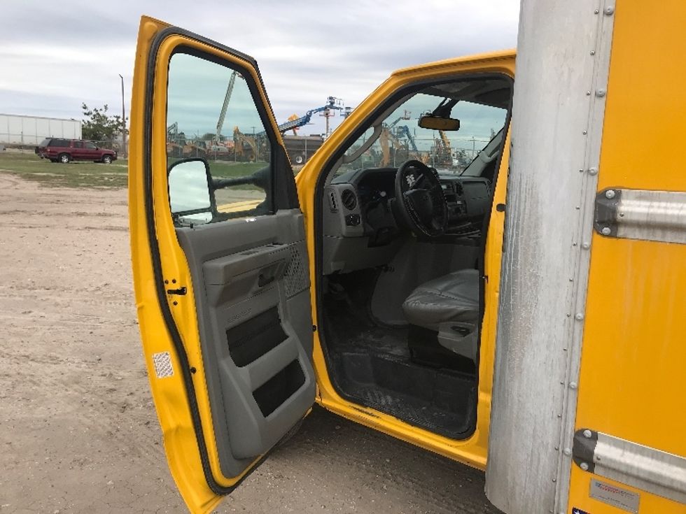 Light Duty Box Truck-Light and Medium Duty Trucks-Ford-2022-E350-San Antonio-TX-93,638\n\t\tmiles-$ 28,500 - Image 15