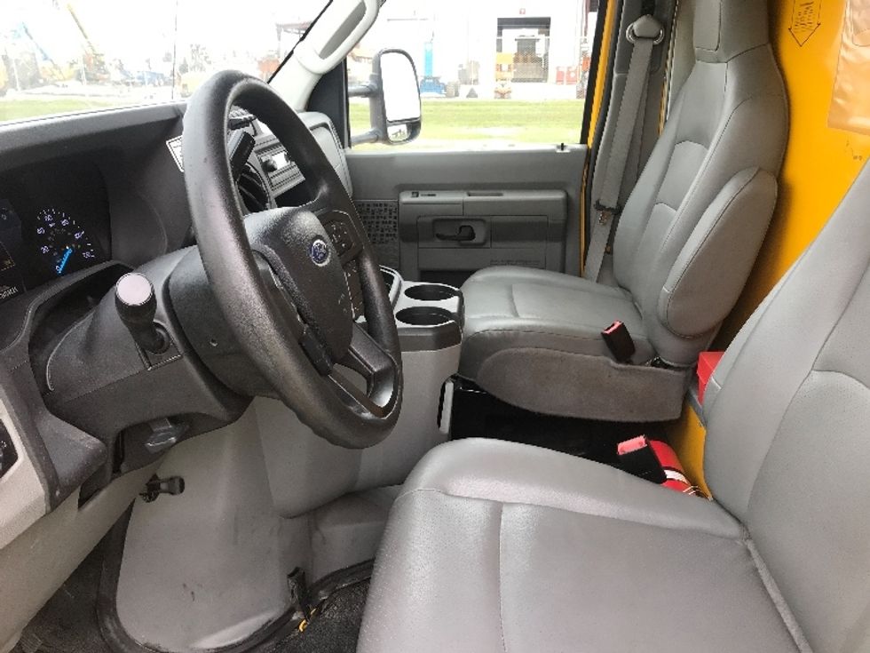 Light Duty Box Truck-Light and Medium Duty Trucks-Ford-2022-E350-San Antonio-TX-93,638\n\t\tmiles-$ 28,500 - Image 18
