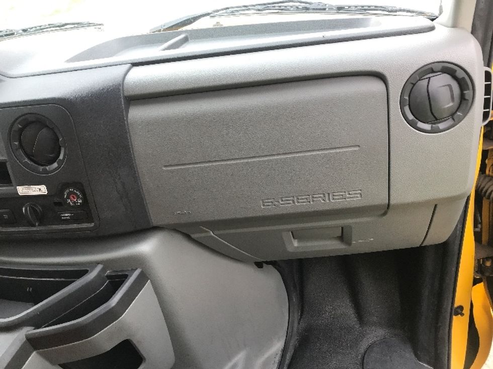 Light Duty Box Truck-Light and Medium Duty Trucks-Ford-2022-E350-San Antonio-TX-93,638\n\t\tmiles-$ 28,500 - Image 20