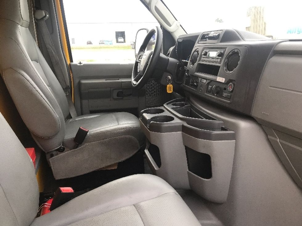 Light Duty Box Truck-Light and Medium Duty Trucks-Ford-2022-E350-San Antonio-TX-93,638\n\t\tmiles-$ 28,500 - Image 21