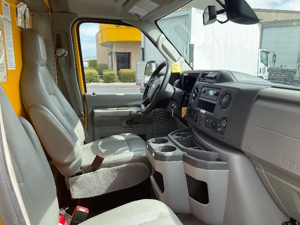 Light Duty Box Truck-Light and Medium Duty Trucks-Ford-2022-E350-San Diego-CA-92,115\n\t\tmiles-$ 29,500 - Image 21
