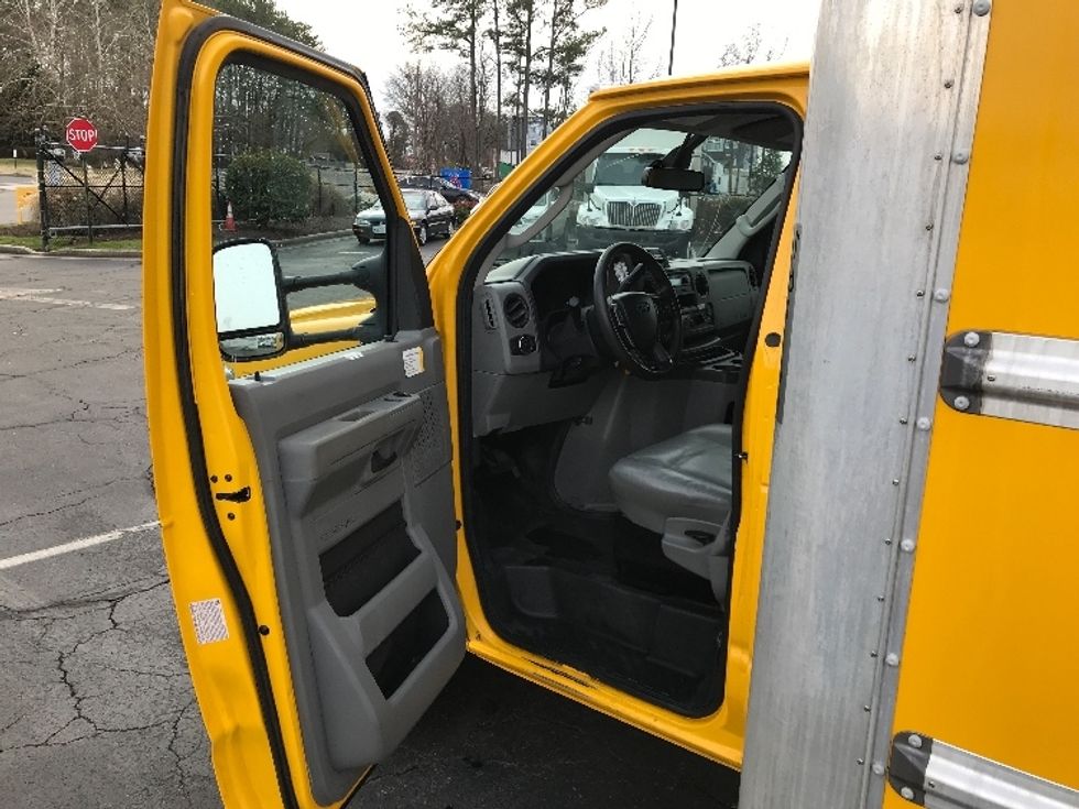 Light Duty Box Truck-Light and Medium Duty Trucks-Ford-2022-E350-Sandston-VA-109,740\n\t\tmiles-$ 28,000 - Image 14