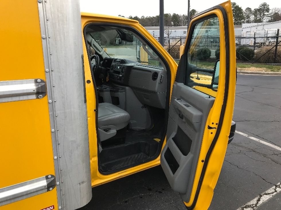 Light Duty Box Truck-Light and Medium Duty Trucks-Ford-2022-E350-Sandston-VA-109,740\n\t\tmiles-$ 28,000 - Image 18