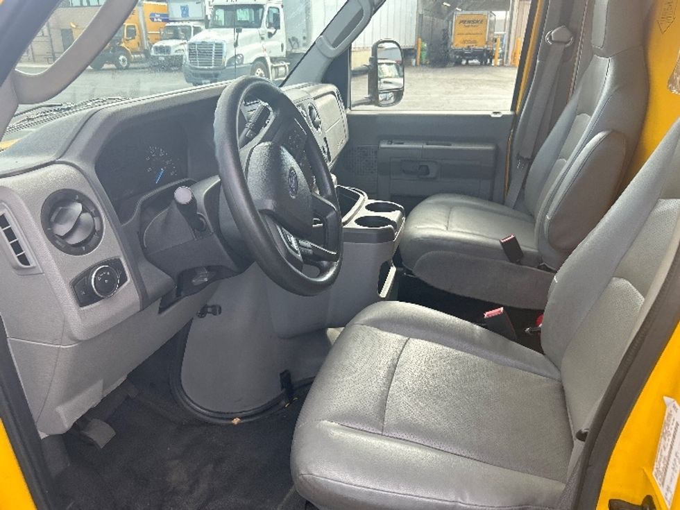Light Duty Box Truck-Light and Medium Duty Trucks-Ford-2022-E350-Santa Ana-CA-81,556\n\t\tmiles-$ 29,500 - Image 12