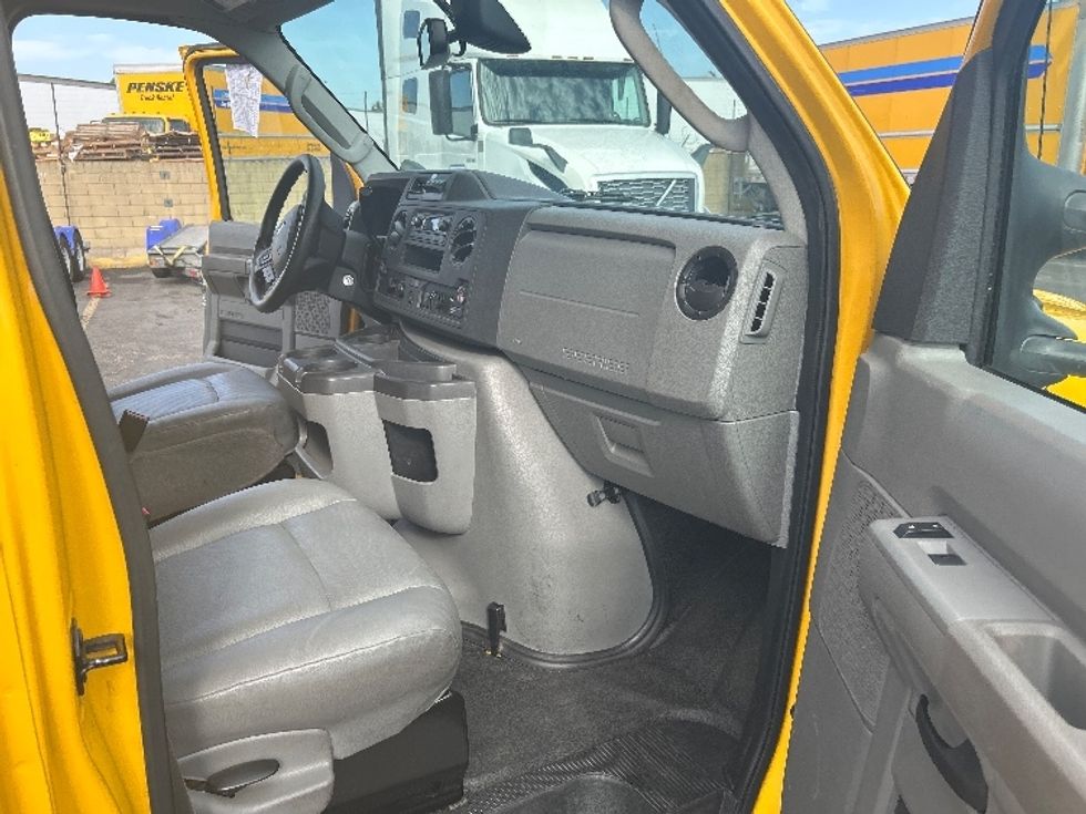 Light Duty Box Truck-Light and Medium Duty Trucks-Ford-2022-E350-Santa Ana-CA-81,556\n\t\tmiles-$ 29,500 - Image 13