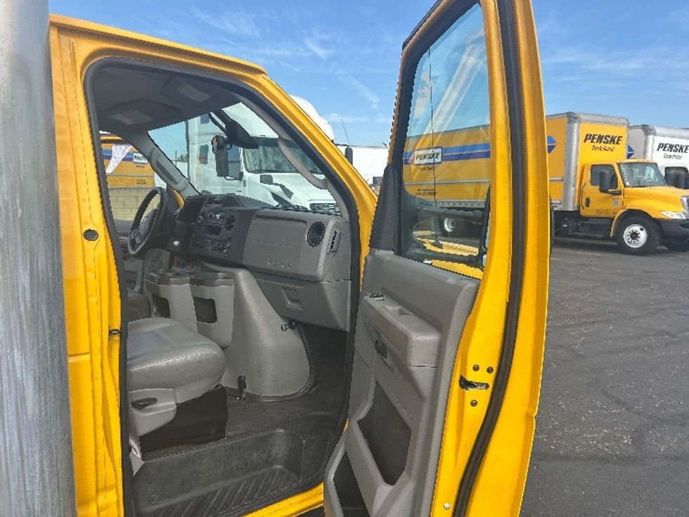 Light Duty Box Truck-Light and Medium Duty Trucks-Ford-2022-E350-Santa Ana-CA-81,556\n\t\tmiles-$ 29,500 - Image 14