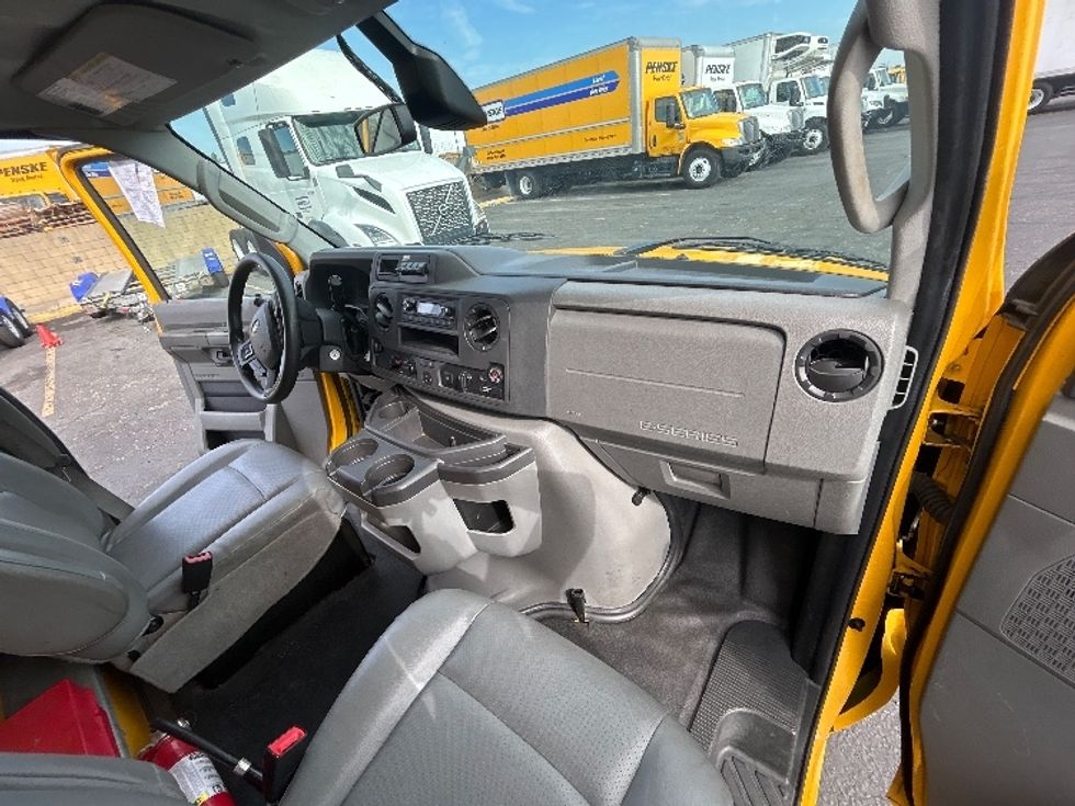 Light Duty Box Truck-Light and Medium Duty Trucks-Ford-2022-E350-Santa Ana-CA-81,556\n\t\tmiles-$ 29,500 - Image 15