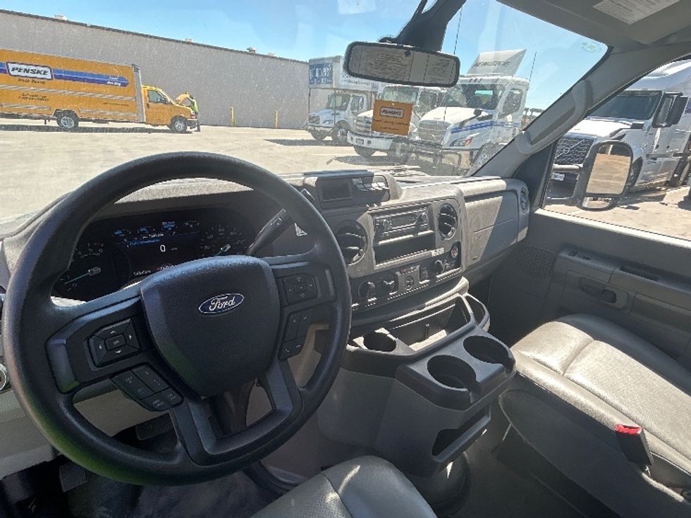 Light Duty Box Truck-Light and Medium Duty Trucks-Ford-2022-E350-Santa Maria-CA-102,537\n\t\tmiles-$ 32,000 - Image 15
