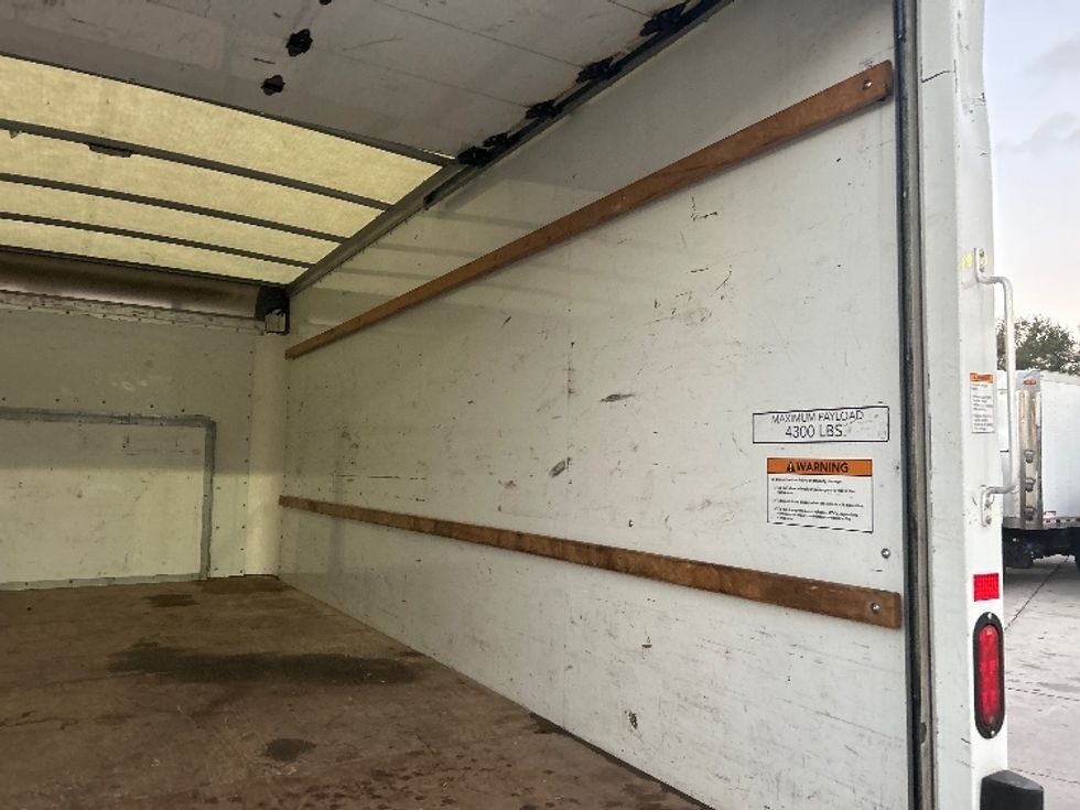Light Duty Box Truck-Light and Medium Duty Trucks-Ford-2022-E350-Sarasota-FL-104,102\n\t\tmiles-$ 31,500 - Image 12