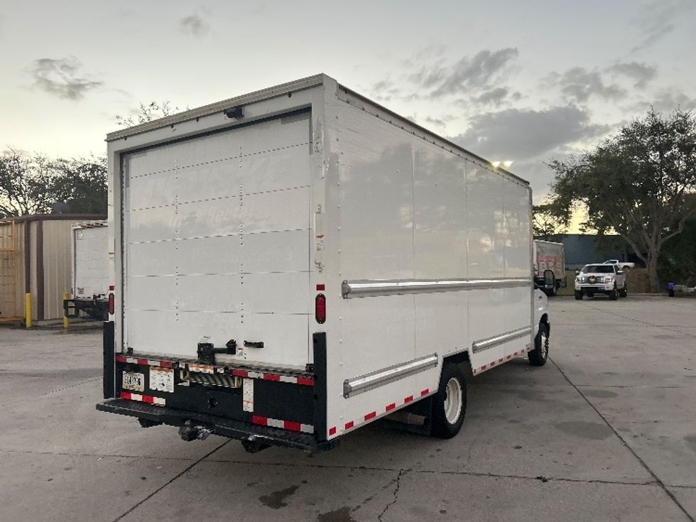 Light Duty Box Truck-Light and Medium Duty Trucks-Ford-2022-E350-Sarasota-FL-104,102\n\t\tmiles-$ 31,500 - Image 13