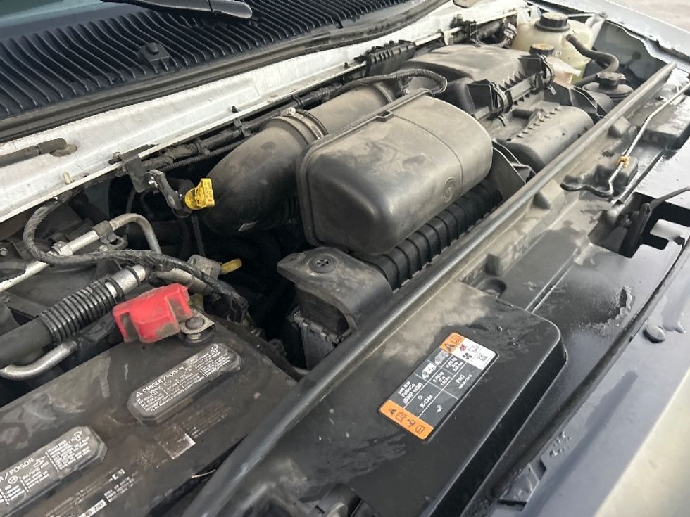 Light Duty Box Truck-Light and Medium Duty Trucks-Ford-2022-E350-Sarasota-FL-104,102\n\t\tmiles-$ 31,500 - Image 23