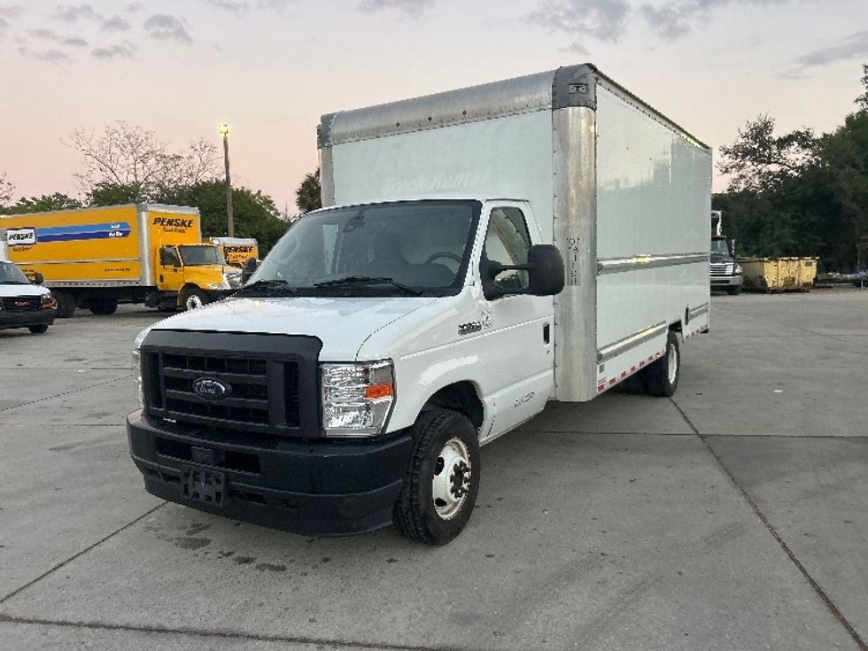 Light Duty Box Truck-Light and Medium Duty Trucks-Ford-2022-E350-Sarasota-FL-104,102\n\t\tmiles-$ 31,500 - Image 3