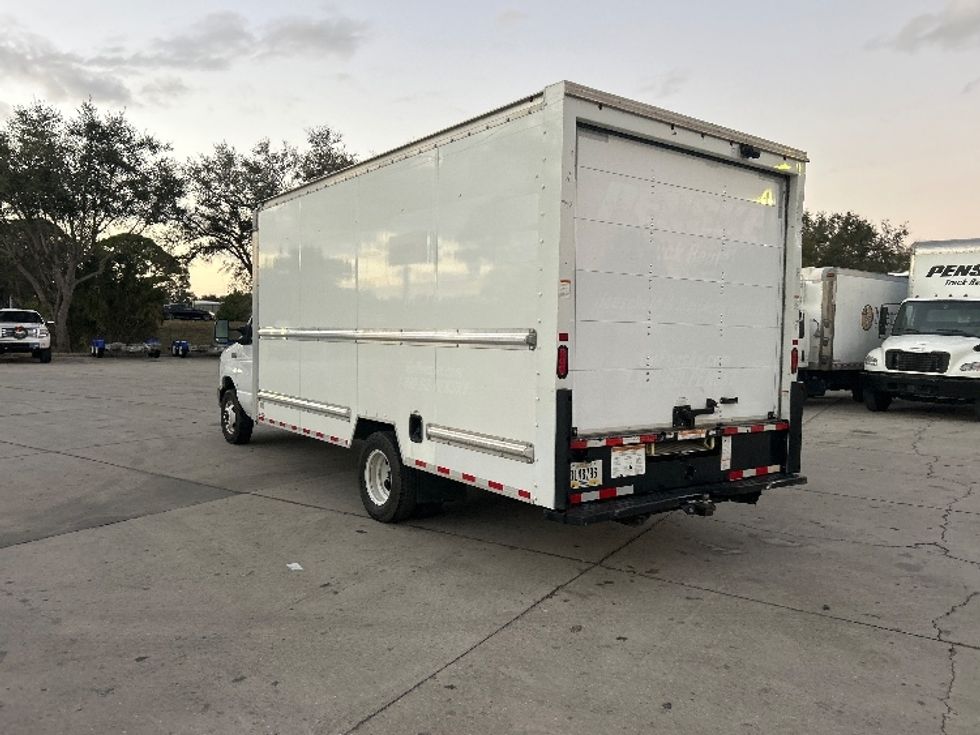 Light Duty Box Truck-Light and Medium Duty Trucks-Ford-2022-E350-Sarasota-FL-104,102\n\t\tmiles-$ 31,500 - Image 6