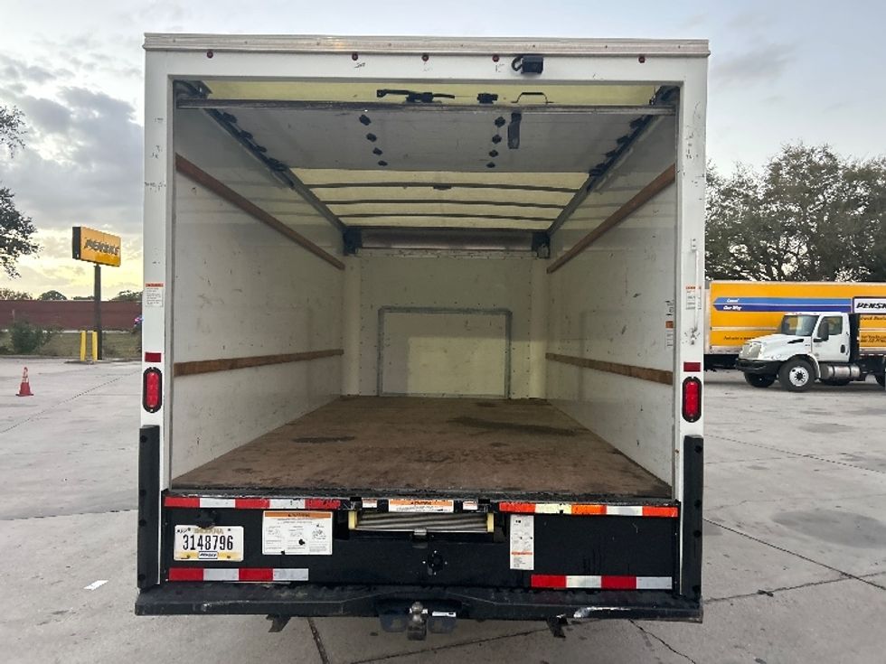 Light Duty Box Truck-Light and Medium Duty Trucks-Ford-2022-E350-Sarasota-FL-104,102\n\t\tmiles-$ 31,500 - Image 8