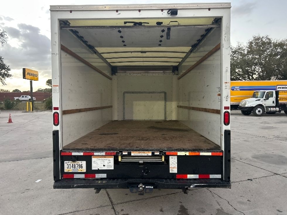 Light Duty Box Truck-Light and Medium Duty Trucks-Ford-2022-E350-Sarasota-FL-104,102\n\t\tmiles-$ 31,500 - Image 9