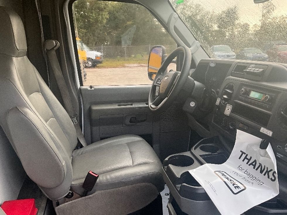 Light Duty Box Truck-Light and Medium Duty Trucks-Ford-2022-E350-Sarasota-FL-70,092\n\t\tmiles-$ 42,000 - Image 22
