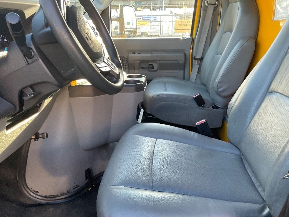 Light Duty Box Truck-Light and Medium Duty Trucks-Ford-2022-E350-Seattle-WA-89,397\n\t\tmiles-$ 30,000 - Image 19