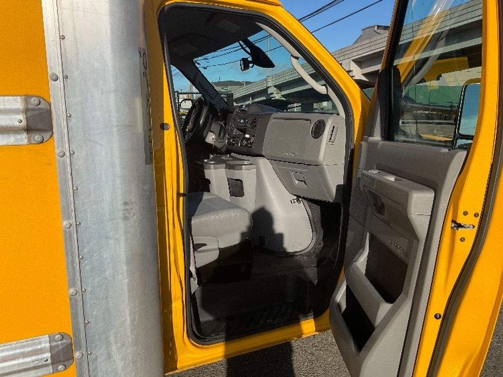 Light Duty Box Truck-Light and Medium Duty Trucks-Ford-2022-E350-Seattle-WA-89,397\n\t\tmiles-$ 30,000 - Image 20