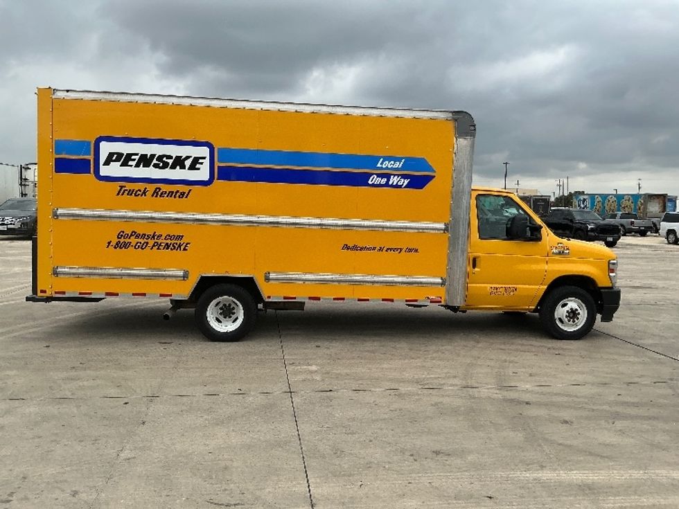 Light Duty Box Truck-Light and Medium Duty Trucks-Ford-2022-E350-Selma-TX-77,811\n\t\tmiles-$ 30,000 - Image 14