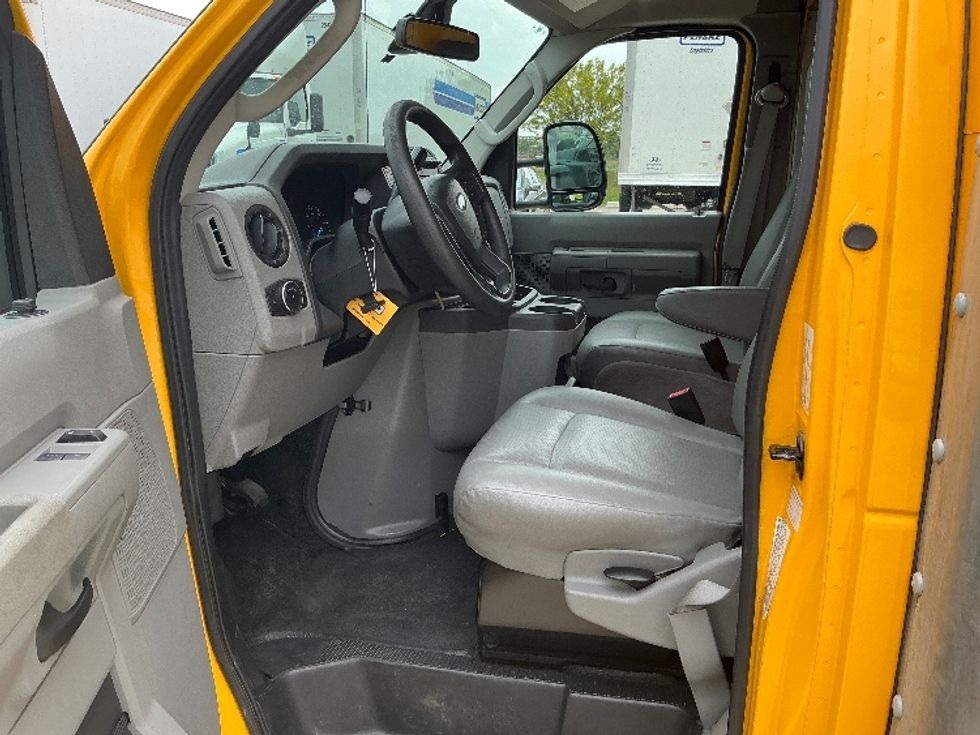 Light Duty Box Truck-Light and Medium Duty Trucks-Ford-2022-E350-Selma-TX-77,811\n\t\tmiles-$ 30,000 - Image 15