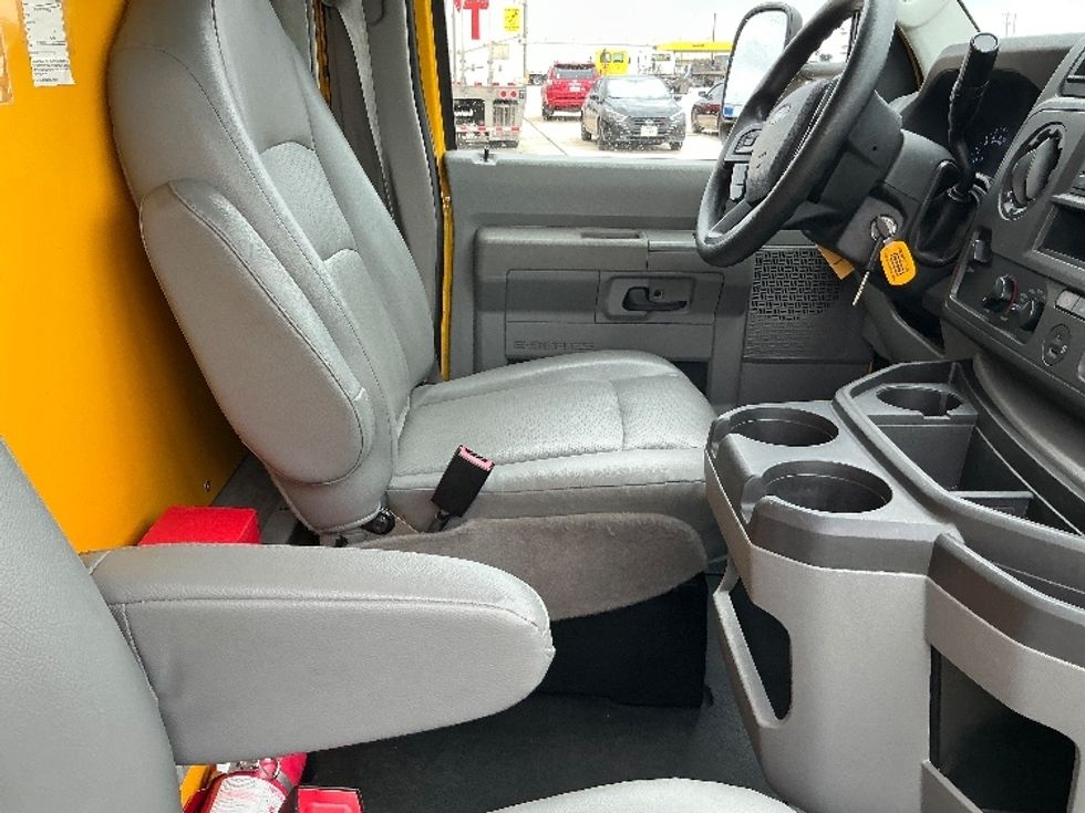 Light Duty Box Truck-Light and Medium Duty Trucks-Ford-2022-E350-Selma-TX-77,811\n\t\tmiles-$ 30,000 - Image 21