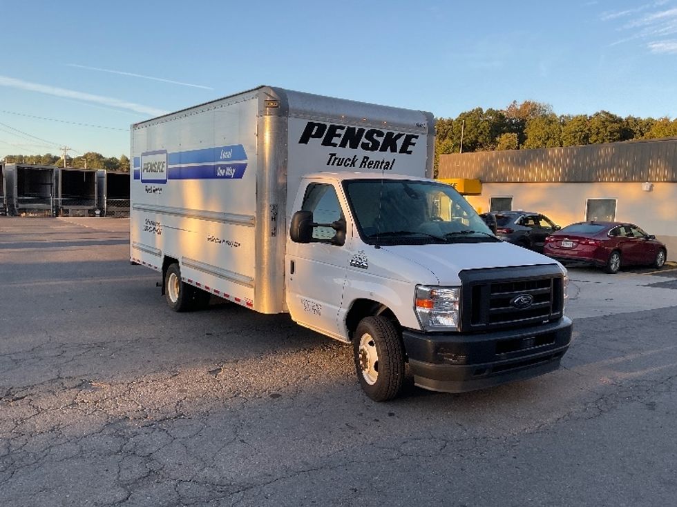 Using Light Box 2022 Ford E350 Light Duty Box Truck