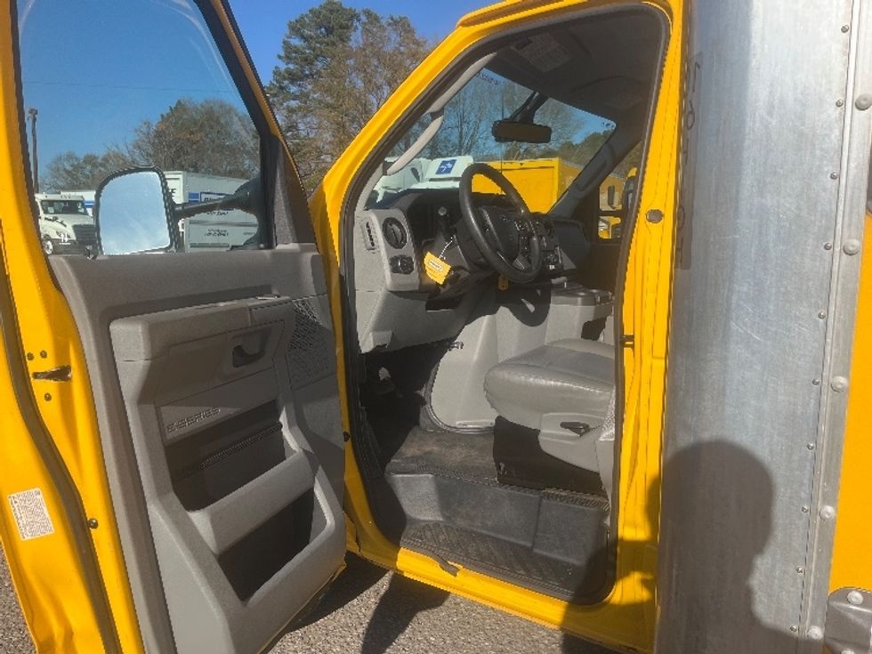Light Duty Box Truck-Light and Medium Duty Trucks-Ford-2022-E350-Shreveport-LA-71,722\n\t\tmiles-$ 35,500 - Image 16