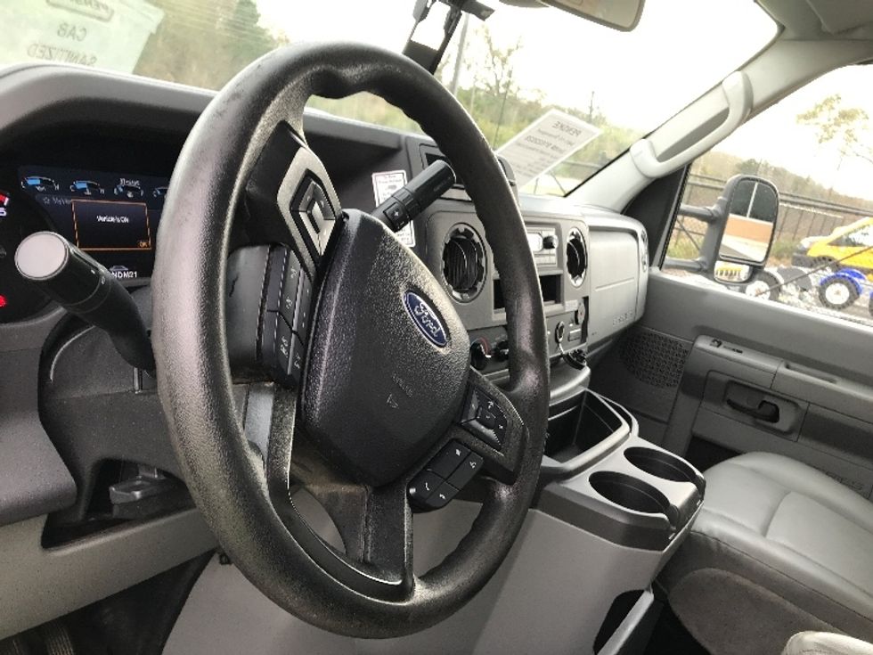 Light Duty Box Truck-Light and Medium Duty Trucks-Ford-2022-E350-Shreveport-LA-87,925\n\t\tmiles-$ 32,250 - Image 16
