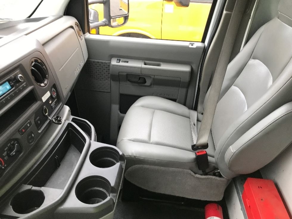Light Duty Box Truck-Light and Medium Duty Trucks-Ford-2022-E350-Shreveport-LA-87,925\n\t\tmiles-$ 32,250 - Image 18