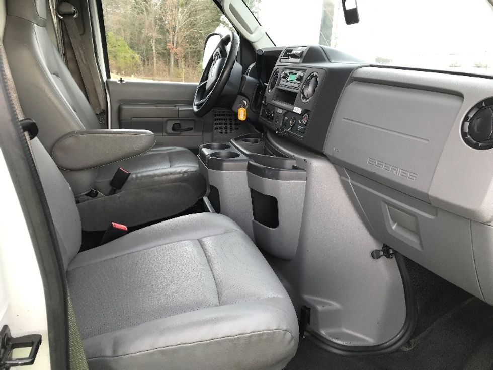Light Duty Box Truck-Light and Medium Duty Trucks-Ford-2022-E350-Shreveport-LA-87,925\n\t\tmiles-$ 32,250 - Image 21