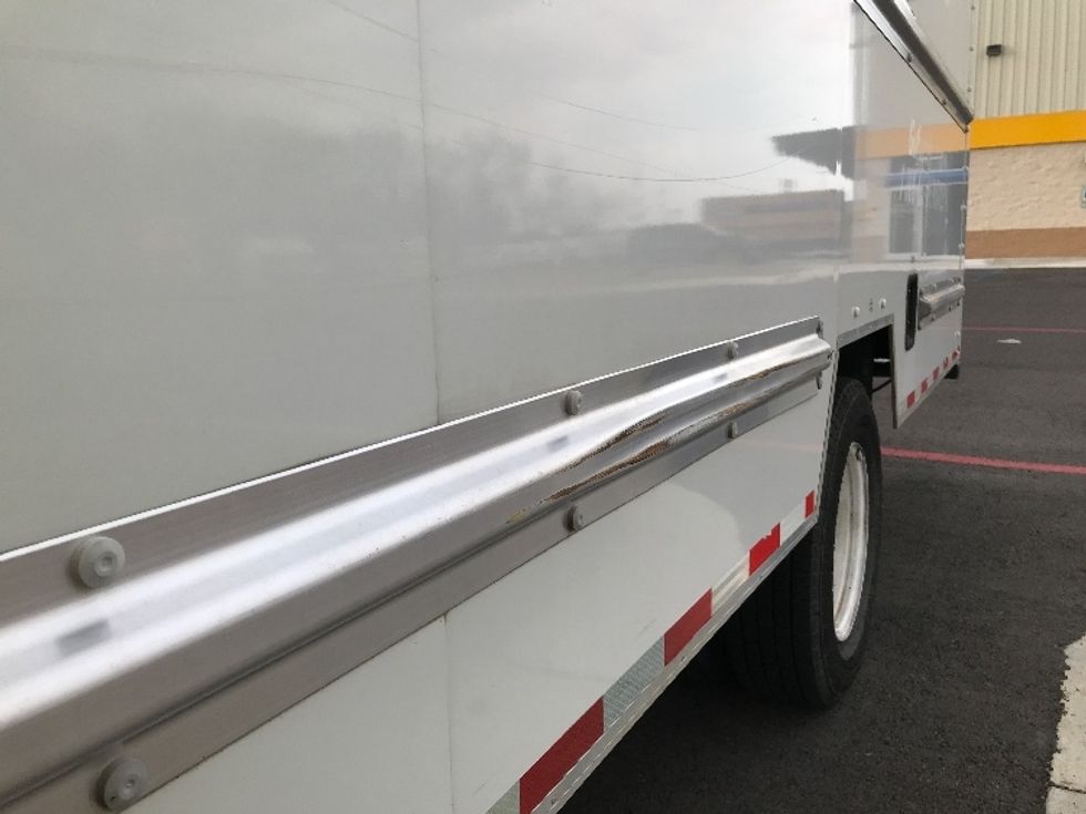 Light Duty Box Truck-Light and Medium Duty Trucks-Ford-2022-E350-Shreveport-LA-87,925\n\t\tmiles-$ 32,250 - Image 24