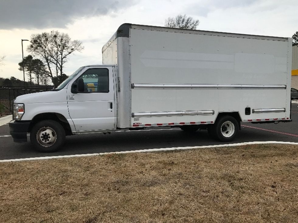 Light Duty Box Truck-Light and Medium Duty Trucks-Ford-2022-E350-Shreveport-LA-87,925\n\t\tmiles-$ 32,250 - Image 4