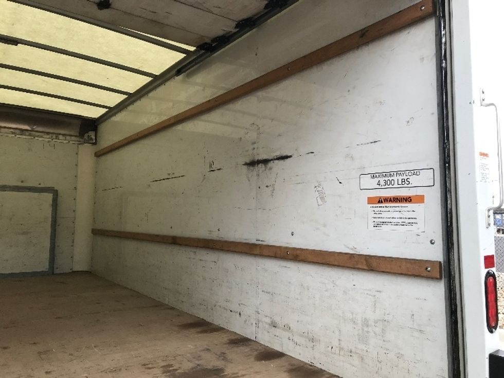 Light Duty Box Truck-Light and Medium Duty Trucks-Ford-2022-E350-Shreveport-LA-91,564\n\t\tmiles-$ 31,750 - Image 11