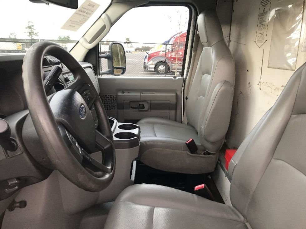 Light Duty Box Truck-Light and Medium Duty Trucks-Ford-2022-E350-Shreveport-LA-91,564\n\t\tmiles-$ 31,750 - Image 18