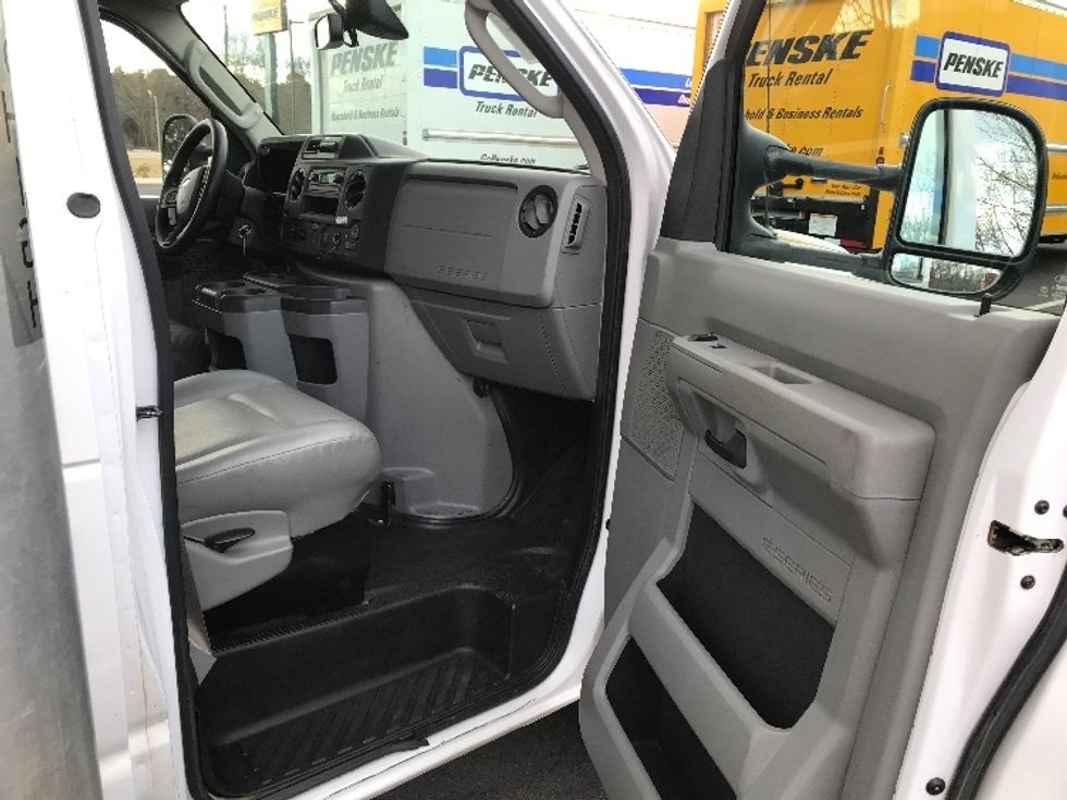 Light Duty Box Truck-Light and Medium Duty Trucks-Ford-2022-E350-Shreveport-LA-91,564\n\t\tmiles-$ 31,750 - Image 19