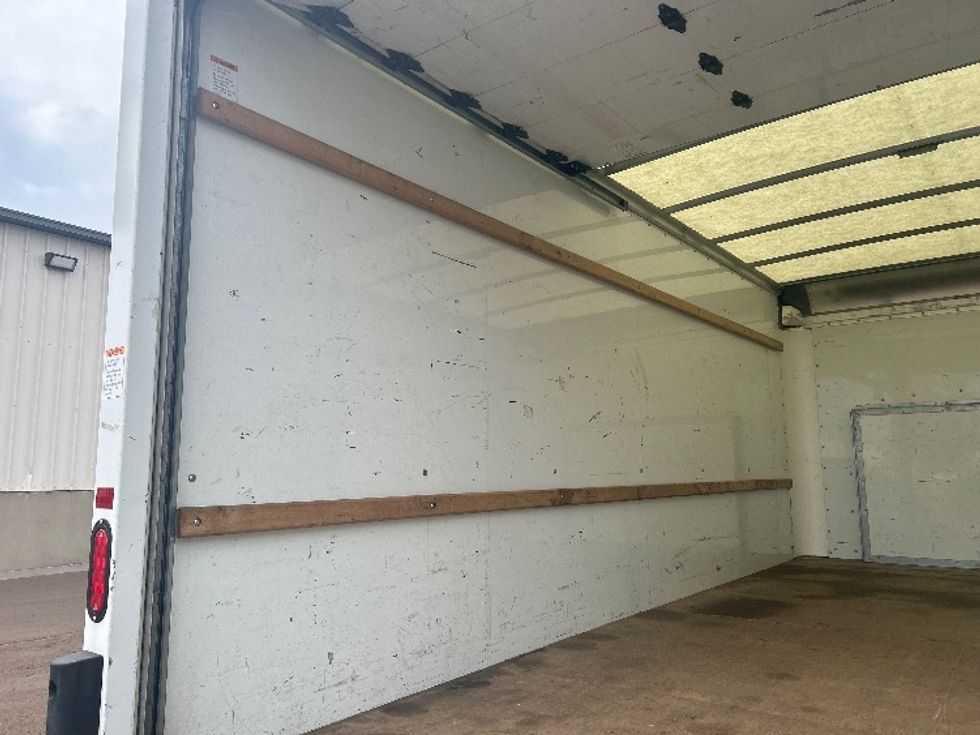 Light Duty Box Truck-Light and Medium Duty Trucks-Ford-2022-E350-Sioux Falls-SD-105,877\n\t\tmiles-$ 29,500 - Image 11